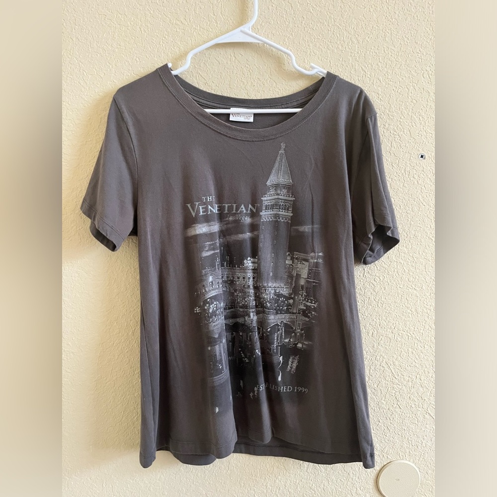 grey ‘the venetian’ las vegas graphic tshirt